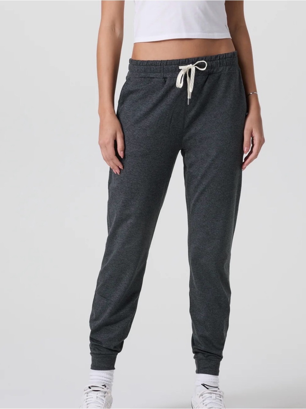 Vuori Charcoal Drawstring Joggers M Activewear DreamKnit Yoga, lounging, travel